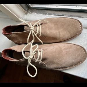 Kenneth Cole Tan Suede chukkas